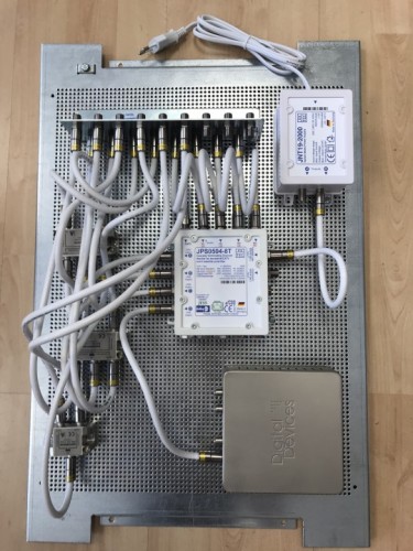 Jultec_JPS0504-8T_Breitband-LNB-Unicable_EN50494_Versorgung_Lochblech_Potentialausgleich_Verteilung_Sat-IP-Einspeisung