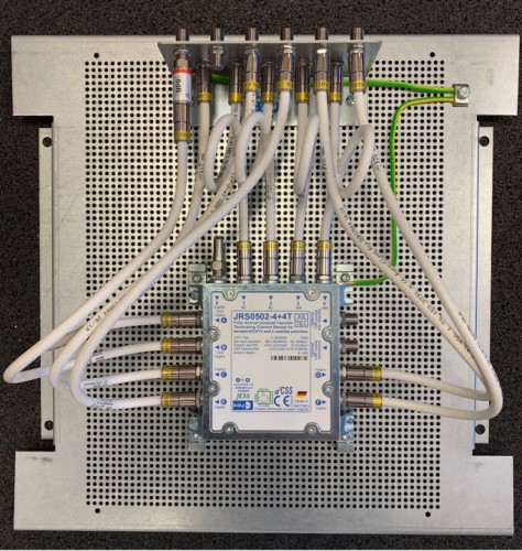 JultecJRS0502-4plus4T_Unicable-Legacy-Kombi-Multischalter_Lochblechaufbau_Potentialausgleich