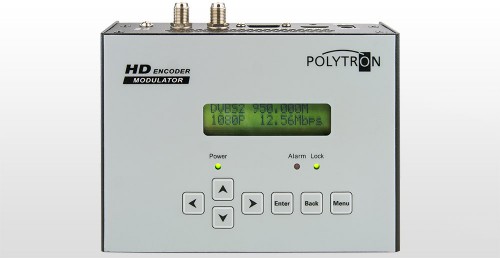 Polytron HDM-1 SL<br />Der Polytron HDM-1 SL wird über sieben Tasten in Verbindung mit dem zweizeiligen LC-Display bedient. Zudem informieren gleich drei LEDs über den Betriebszustand: „Power“ leuchtet grün sobald das Gerät an das Stromnetz angeschlossen wurde, „Alarm“ leuchtet rot wenn kein Signal anliegt und „Lock“ leuchtet grün wenn ein HDMI-Signal anliegt.