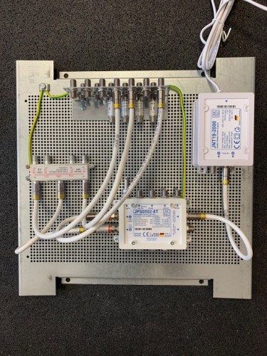 JultecJPS0502-8T_Verteiler-Anlage_EFH-Unicable-EN50494