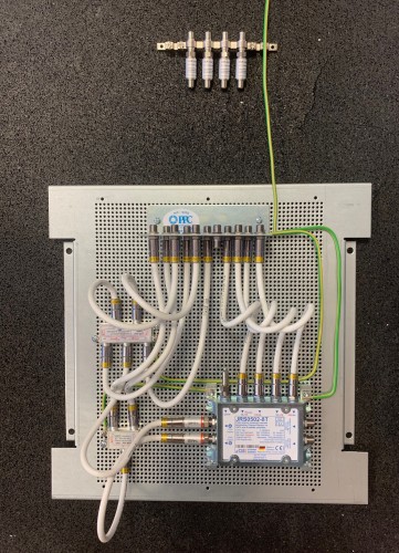 Jultec JRS0502-8T Lochblechplatten-Vormontage mit Potentialausgleich / Verteilung / Daempfungsglieder (Achtung ! Verteiler hier speziell für den Einsatz wie vor Ort gegeben gewählt, hier MIT Diodenentkopplung)