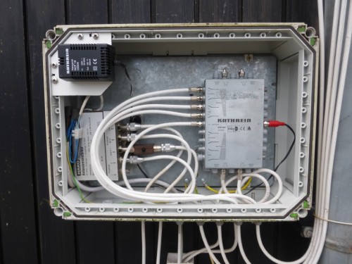 Satantenne-Kahtrein_wasserdichter-Verteilkasten-Aussenwand-Innenansicht.JPG