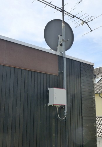 Satantenne-Jultech_wasserdichter-Verteilkasten-Aussenwand_komplett.JPG