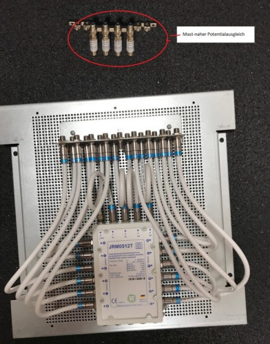 JultecJRM0512T_Mast-naher-Potentialausgleich_im-Bild_Lochblech_Erdung.JPG