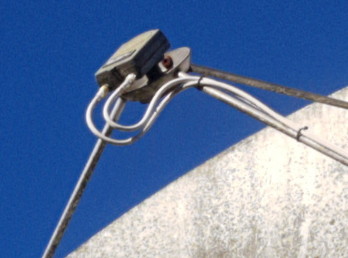 zentral-gespeiste-Antenne-Flansch-LNB2.jpg
