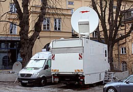 3-D-Bilder lassen sich problemlos mit der für HDTV genutzten Technik übertragen. Sky beispielsweise übertrug das Spiel aus Leverkusen direkt via Satellit<br />Bild: Auerbach Verlag
