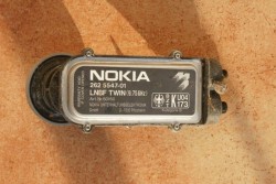 Nokia_Quattro-LNB_in_Gehause_offen_hinten