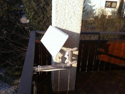 Selfsat-Antenen_Balkon-Halter_Befestigung-nach-innen 4