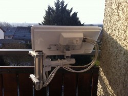 Selfsat-Antenen_Balkon-Halter_Befestigung-nach-innen 5