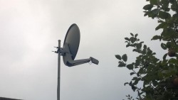 Alte SAT Antenne mit LNB - Fa. Kathrein ???