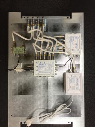 JultecJPS0501-8TN_JAC110_BK-Einspeisung_Lochblechplatte_Unicable-Verteilung (3)