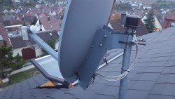 Satantenne_Quattro-LNB_Antennenmast_Dachmontage